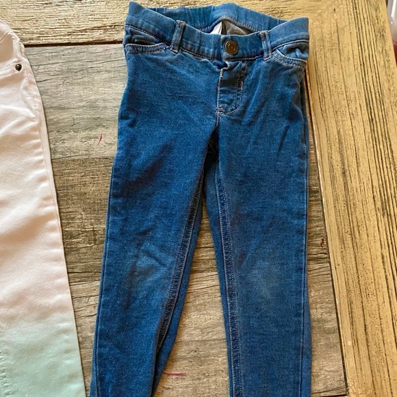 Jean Bundle Size 3T in Good Used Condition - Picture 4 of 6